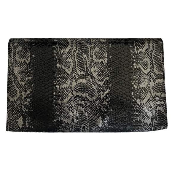 Faux Large Glossy Black Snake Skin 9.5” x 16” Clutch - Picture 2 of 3